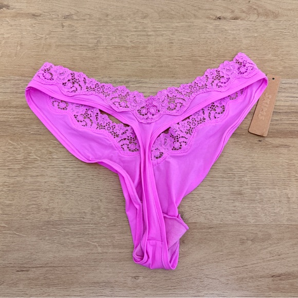 SKIMS Fits Everybody bra and thong set- color Neon Orchid - NWT - Picture 4 of 12